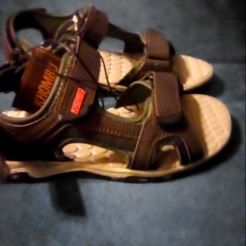 Khombu Boy's Sandals